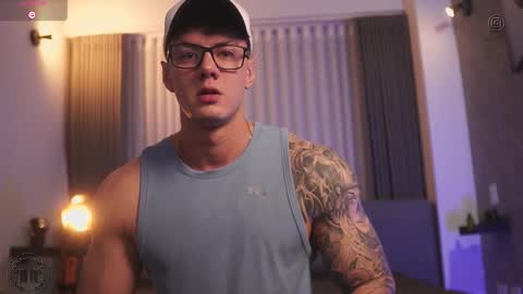 Thomas Falcon online show from October 25, 2:12 am