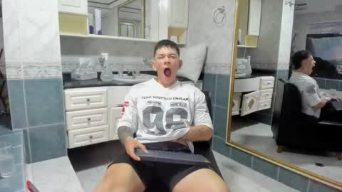 Snapshot of thomas_moon_ chatting on September 23, 11:37 am Thomas online show from September 23, 11:37 am