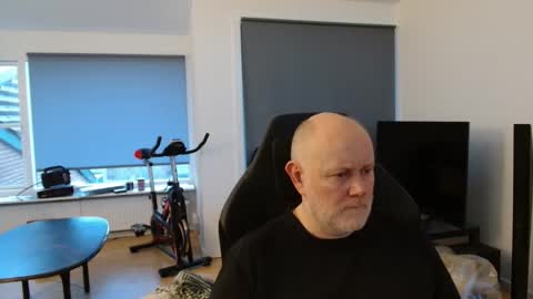 thomash32 online show from January 16, 2:59 pm