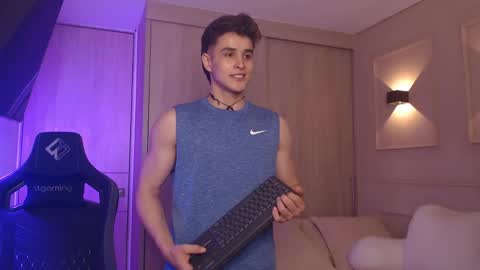 Thom Klein online show from April 20, 7:39 pm