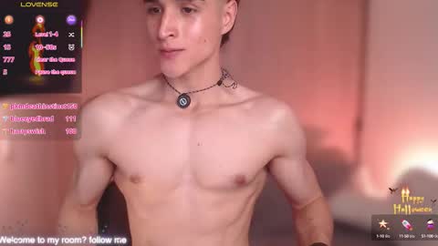 Thom Klein online show from October 11, 7:50 pm