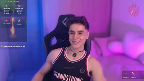 Thom Klein online show from February 4, 7:51 pm