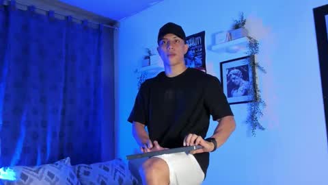 Thoms Every online show from November 25, 11:58 pm