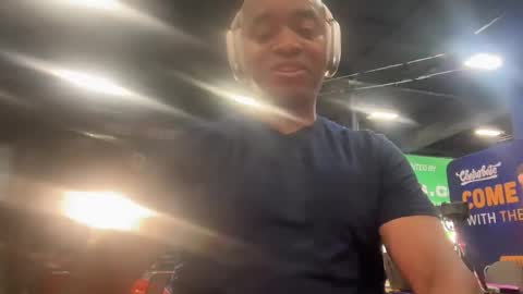 Snapshot of throbbingxxx chatting on October 25, 5:57 pm austin xzandros online show from October 25, 5:57 pm