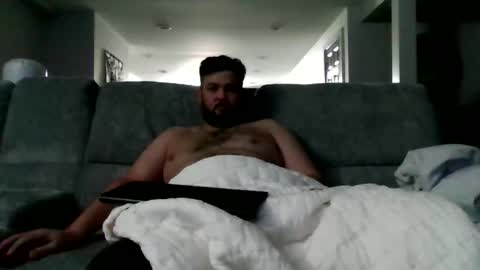 Make me explode please... online show from February 6, 5:27 pm