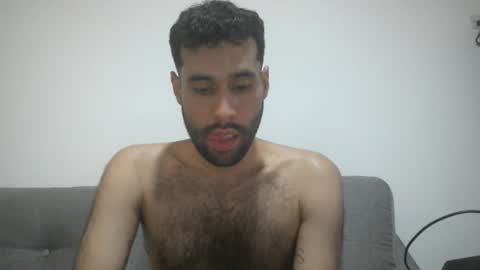 Snapshot of throwawayyourgun chatting on February 17, 7:01 pm Luka online show from February 17, 7:01 pm