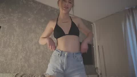 tiana_charm online show from June 24, 1:51 pm