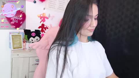 Snapshot of tianale chatting on February 21, 1:00 am Tiana Le online show from February 21, 1:00 am