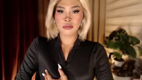 Sam online show from February 18, 4:29 pm