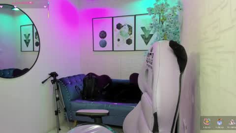 Tiara  online show from May 31, 3:27 am