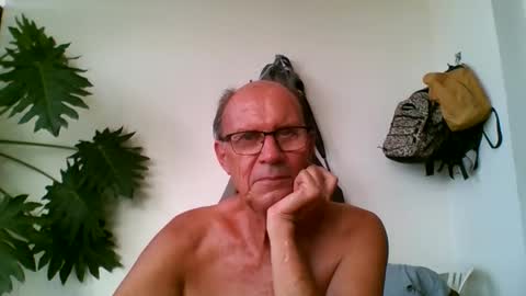 tiaretiareopui online show from January 10, 10:32 am