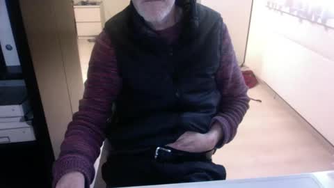 tiburzio online show from December 8, 1:47 pm