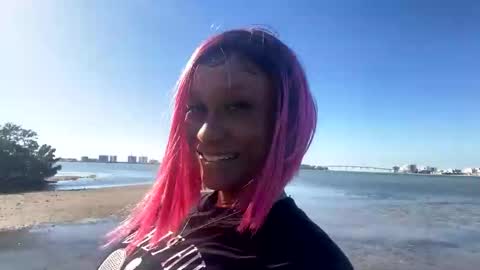 Snapshot of tiffanilove chatting on January 9, 7:40 pm Tiffani Love online show from January 9, 7:40 pm