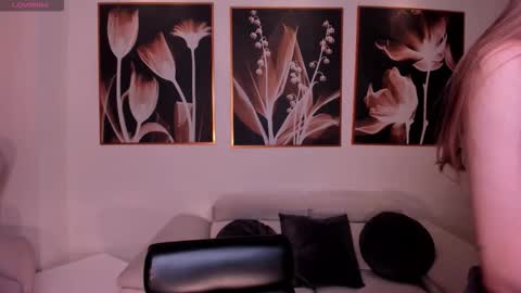 Tiffanny Sins online show from March 3, 11:17 am