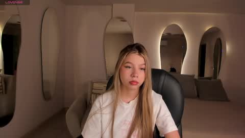 Tiffanny Sins online show from May 27, 3:03 am