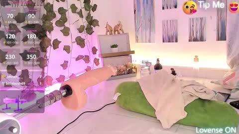 Snapshot of tiffannyy_ chatting on October 23, 2:13 am teffy online show from October 23, 2:13 am