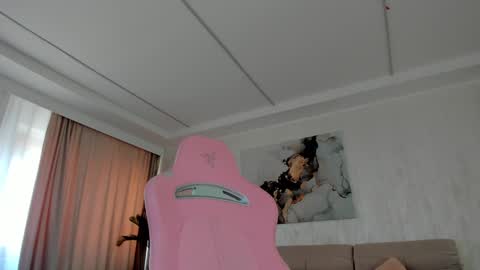 Tiffany Houston online show from March 7, 1:07 pm