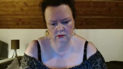 TiffanyMature online show from November 23, 9:24 pm