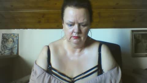 TiffanyMature online show from March 17, 8:19 am