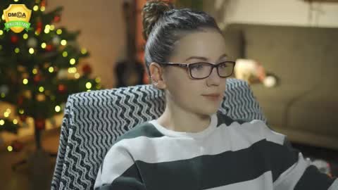 tiffanyriox online show from December 4, 12:54 am