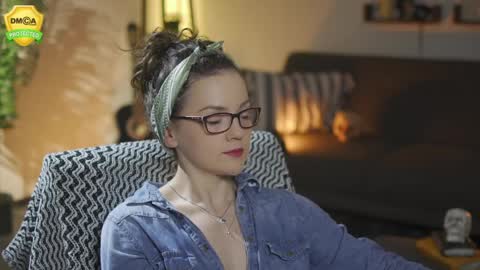 tiffanyriox online show from April 4, 12:06 am