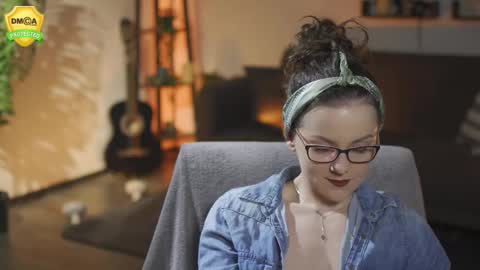 tiffanyriox online show from March 5, 12:52 am