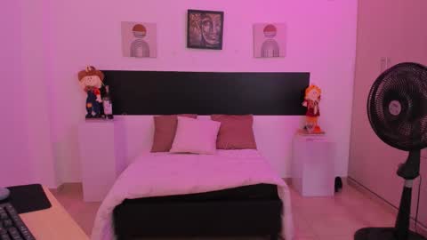 Tiny  online show from November 24, 11:53 am