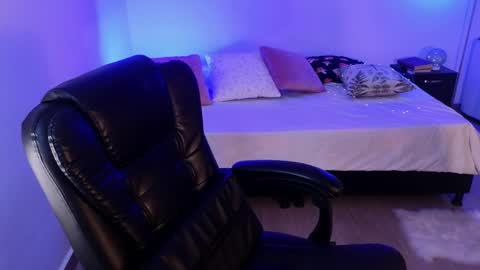 Tila Tequila online show from February 12, 6:17 am