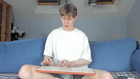 Snapshot of tim_milll chatting on February 1, 5:58 pm Tim online show from February 1, 5:58 pm