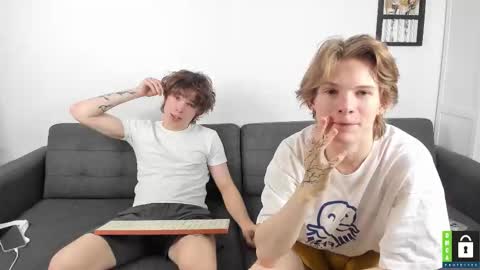 Snapshot of tim_milll chatting on October 18, 7:40 pm Tim online show from October 18, 7:40 pm