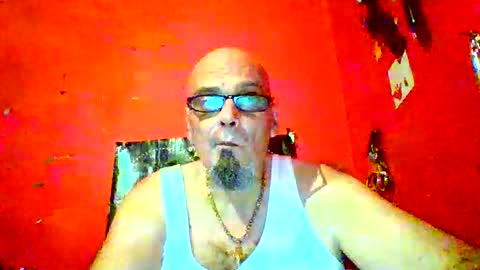 Snapshot of timothy33asd chatting on October 23, 7:15 pm timothy33asd online show from October 23, 7:15 pm
