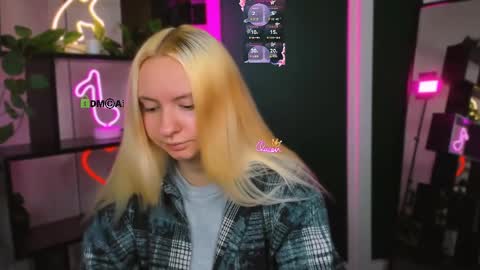 tina_golden1 online show from April 1, 6:38 pm