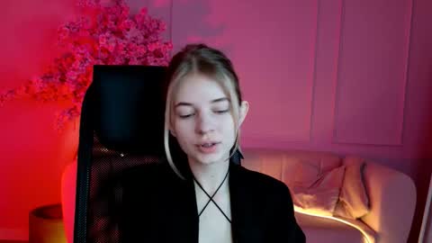 Tina Davil online show from December 2, 9:29 am