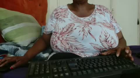 tinagiant online show from February 6, 10:14 am