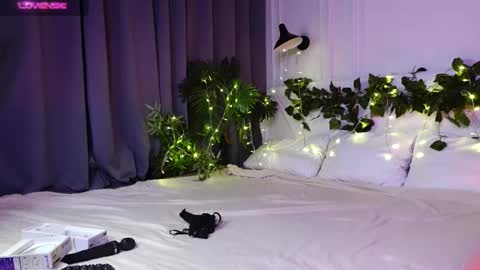 tinasiner online show from February 28, 6:41 pm