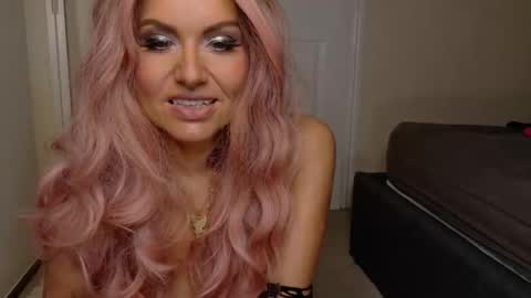 tinkerbell822 online show from February 10, 10:07 am