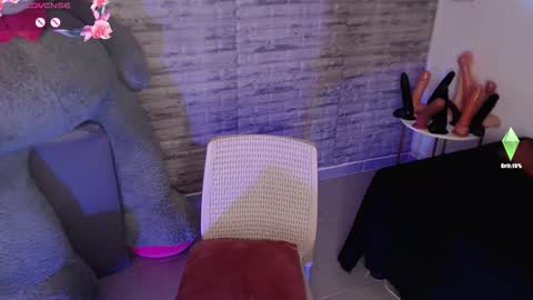 Tinna Goddess online show from February 17, 3:55 pm