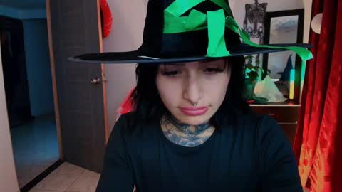 I AM BELLA  ----------- follow my  IG  TINNS 69 online show from October 16, 2:33 am