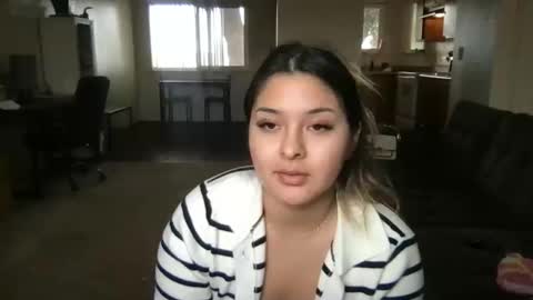 tinnnyyminx online show from November 12, 4:42 pm