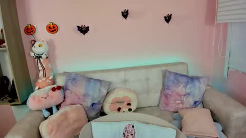 tiny_cora online show from October 23, 4:19 pm