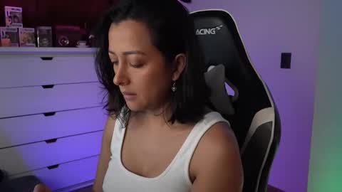 Snapshot of tiny_panther chatting on January 28, 10:23 pm Ana Molly online show from January 28, 10:23 pm