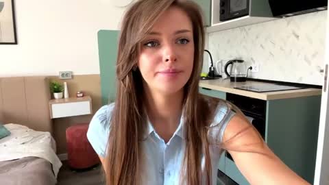 Mona online show from May 25, 11:38 am
