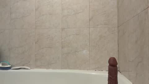 tinydaisy22 online show from January 7, 4:06 am