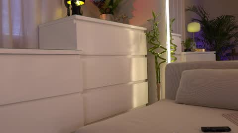 Anissa online show from April 8, 3:15 pm