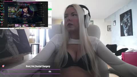 stage Kylie Sinner  brand CLITBAIT online show from May 28, 2:26 pm