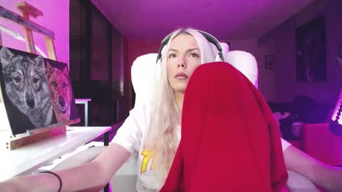 stage Kylie Sinner  brand CLITBAIT online show from October 27, 11:16 pm