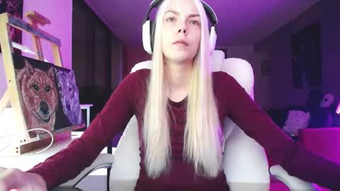 stage Kylie Sinner  brand CLITBAIT online show from September 26, 7:05 am