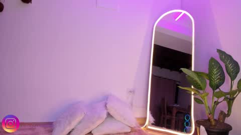 Luna  online show from March 11, 2:32 am