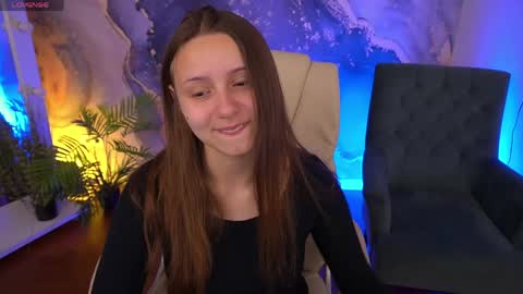 tinynataliee online show from June 1, 6:15 am