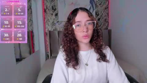 tinysophi online show from June 7, 2:22 pm